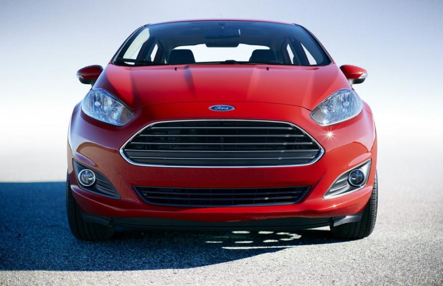  Ford Fiesta Sedan 2013 года  (фото 10 из 12)